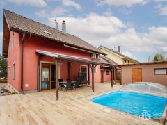 Rodinný dům s garáží a venkovním bazénem v Chodově. – fotografie 2