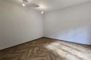 2788_7628934639.jpg